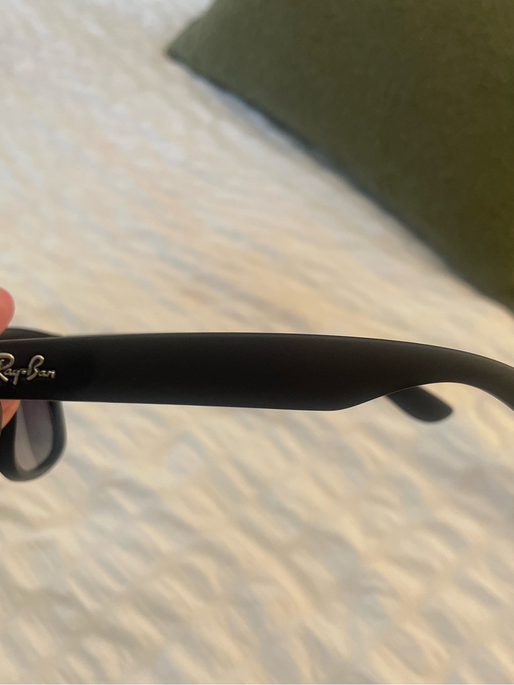 Ray Ban Black Classic Sunglasses - Picture 2 of 3